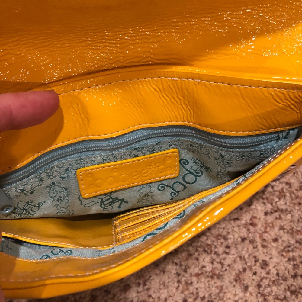 Bright yellow clutch. - Picture 3 of 5